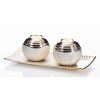 Grange Plate and set of 2 Balls