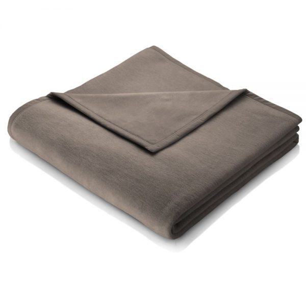 A plain taupe blanket measuring 200 x 150, a perfect match for your sofa or bed which is also available in other colours.