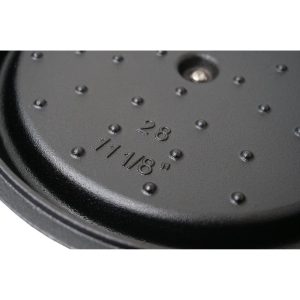 zyle cast iron round casserole black 28cm