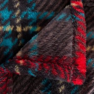 highland fleece throw in red 180x230cm